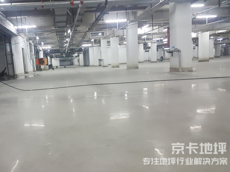 地下车库.jpg